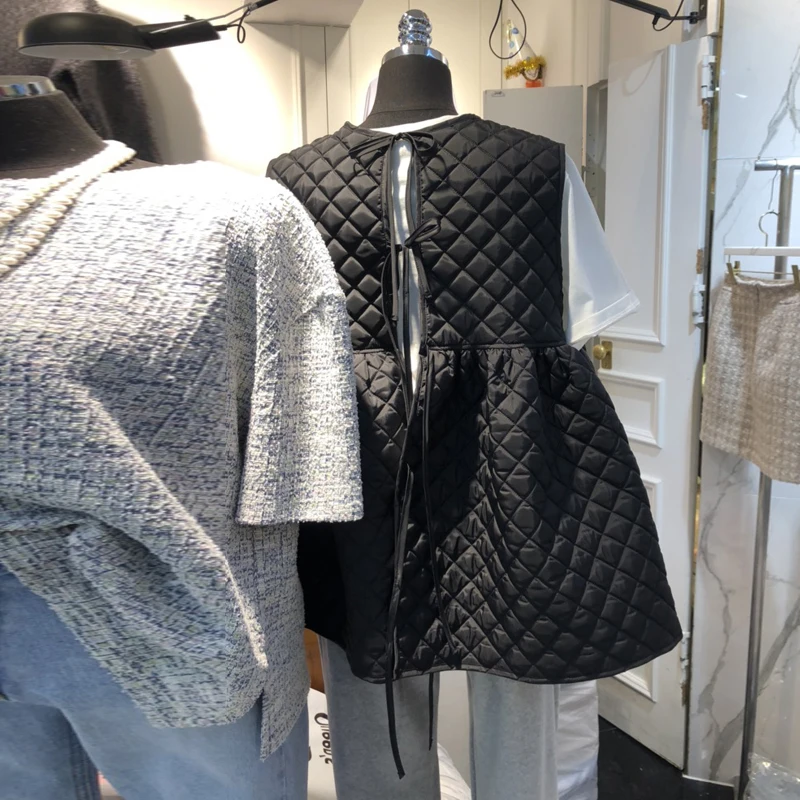 Женский жилет с круглым вырезом без рукавов на шнуровке | Женская одежда