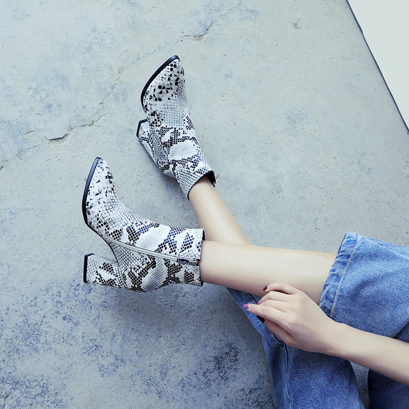 

2019 Autumn Winter Women Ankle Boots Print Snake Pu Women Ankle Boots Zip Pointed Toe Footwear Thick High Heels Female Boot32-43