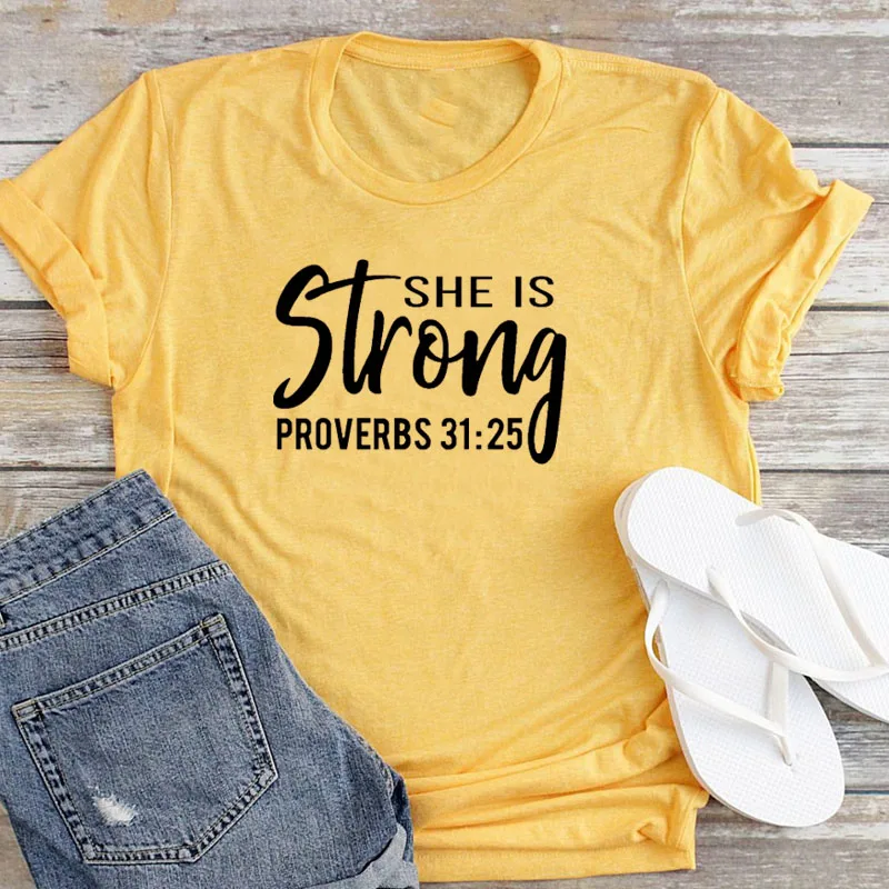 Женская христианская футболка She Is Strong Proverbs хлопковая летняя религиозная с