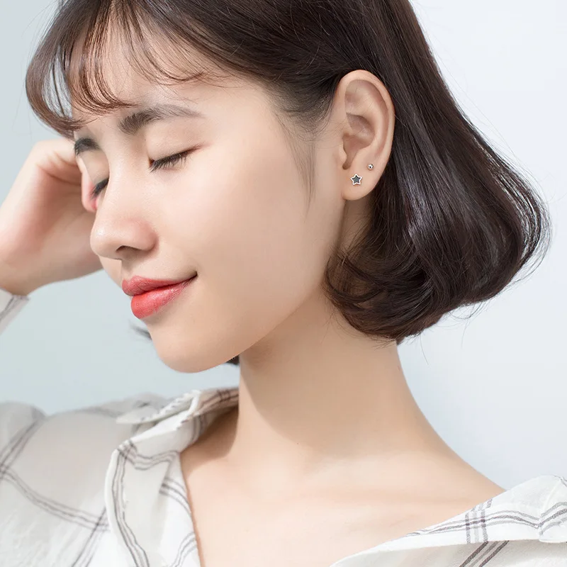 Популярные серьги-гвоздики с черной эмалью мини-звезды серебро 925 пробы