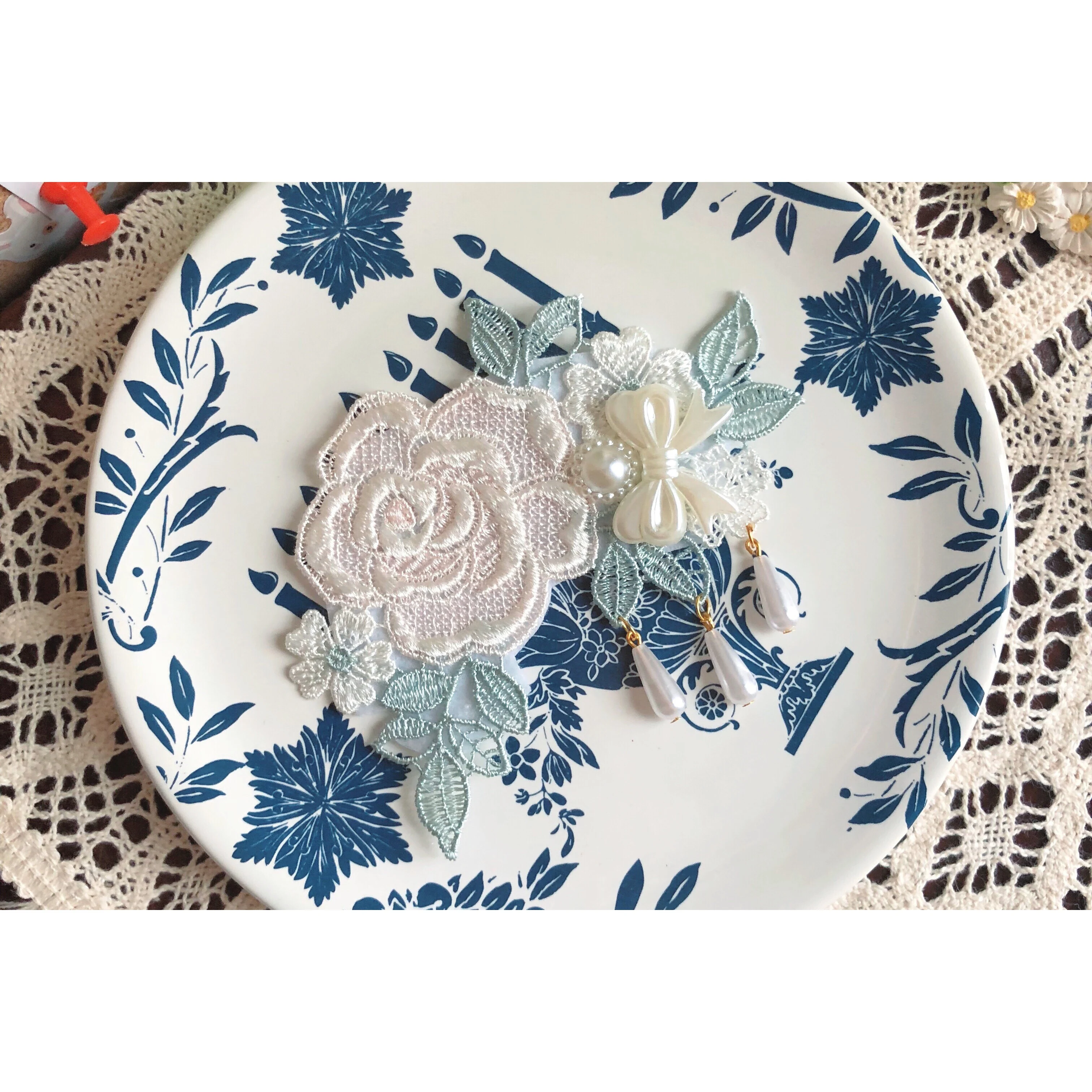 

Французская винтажная Милая заколка для волос в стиле "Лолита", женский головной убор с кружевными цветами и боковыми зажимами, ручная работ...