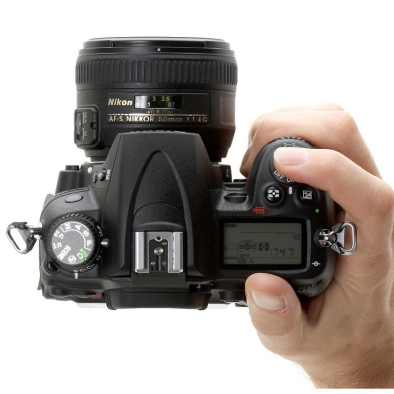 Nikon D7000 DSLR Camera with Nikon 18-105mm Lens images - 6
