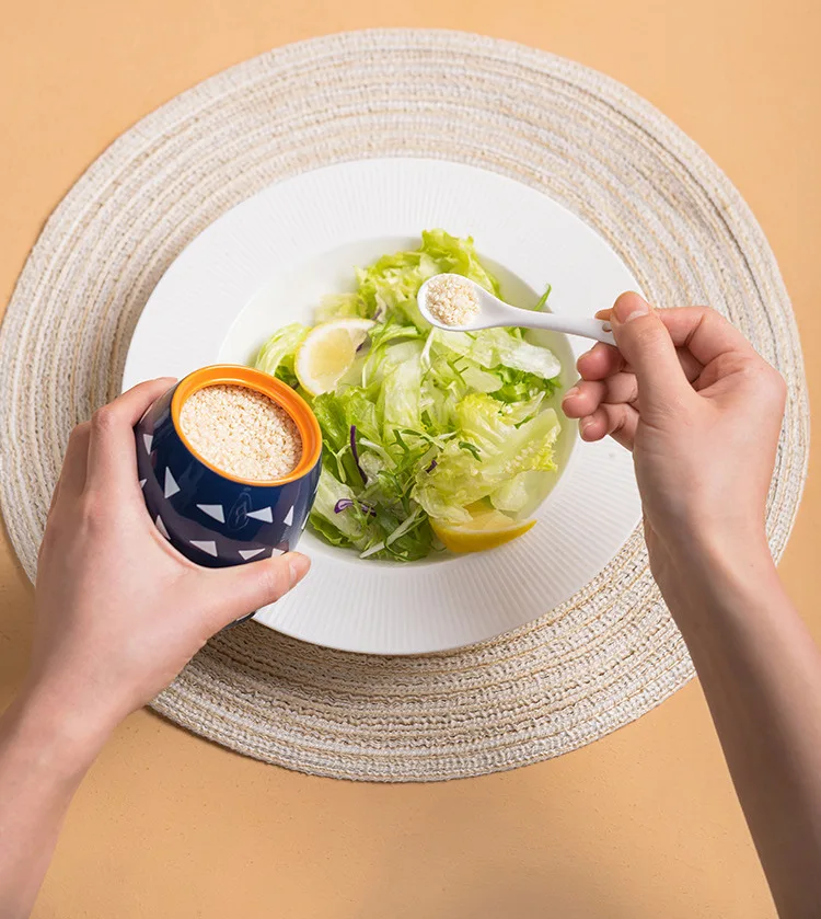 

Ceramic Seasoning Pot Kitchen Seasoning Box Restaurant Seasoning Pot Household Salt Shaker Sugar Bowl Ceramic Chili Oil Tank