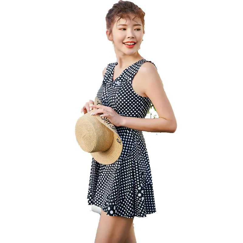 

The new skirt one-piece swimsuit covers belly to show slim spots swimsuit boxer pants without steel support swimsuit casual