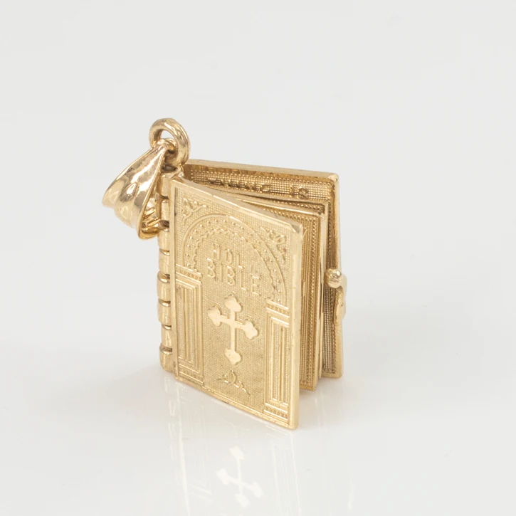 

2021 Hit Vintage Golden Religion Bible Pendant Necklace Openable Book Necklace Faith Cross Necklace For women men Old man