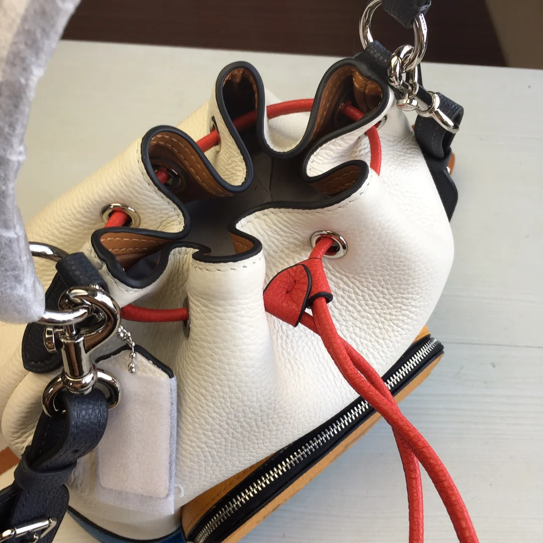 

Brand designer bags Ladies leather bags Ladies bags Shoulder bags Letter fashion Women's carton bags Handbags Brand bags