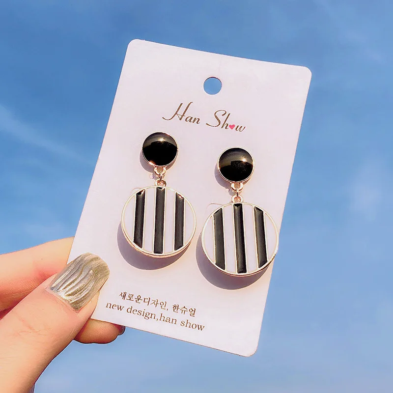 

New Fashion Jane Pierced Earrings Charm Round Crystal Earrings Female Silver Girls Fashion Jewelry Gifts 2021 Trend