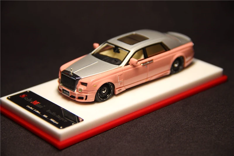 

Масштабируемые модели автомобилей из розовой смолы 1:64 Rolls Royce VII