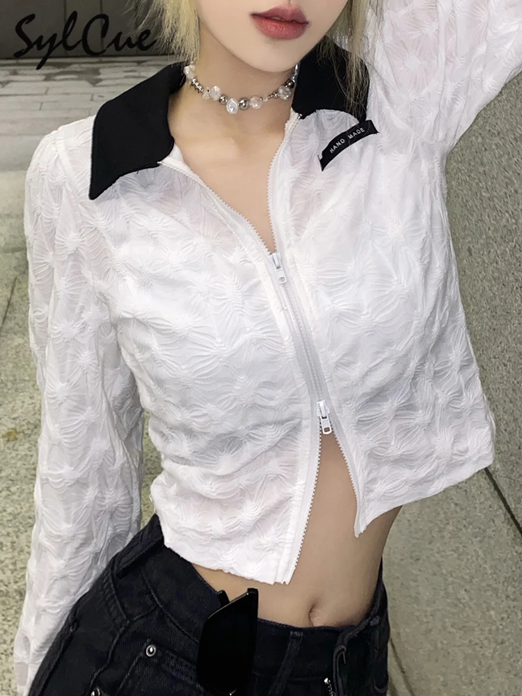 

Sylcue White Pure And Gentle Intellectual Embroidery All-Match Commuter High Street Slim-Fit Trumpet-Sleeved Women's Short Top