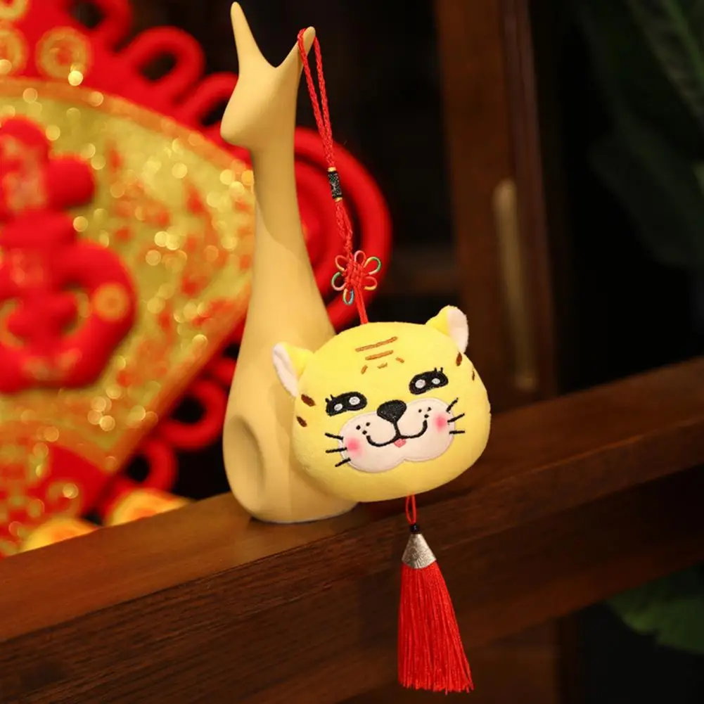 

Подвеска-талисман в виде тигра, модная подвеска в виде талисмана на новый год 2022, праздничная плюшевая игрушка в виде тигра, приятного на ощу...