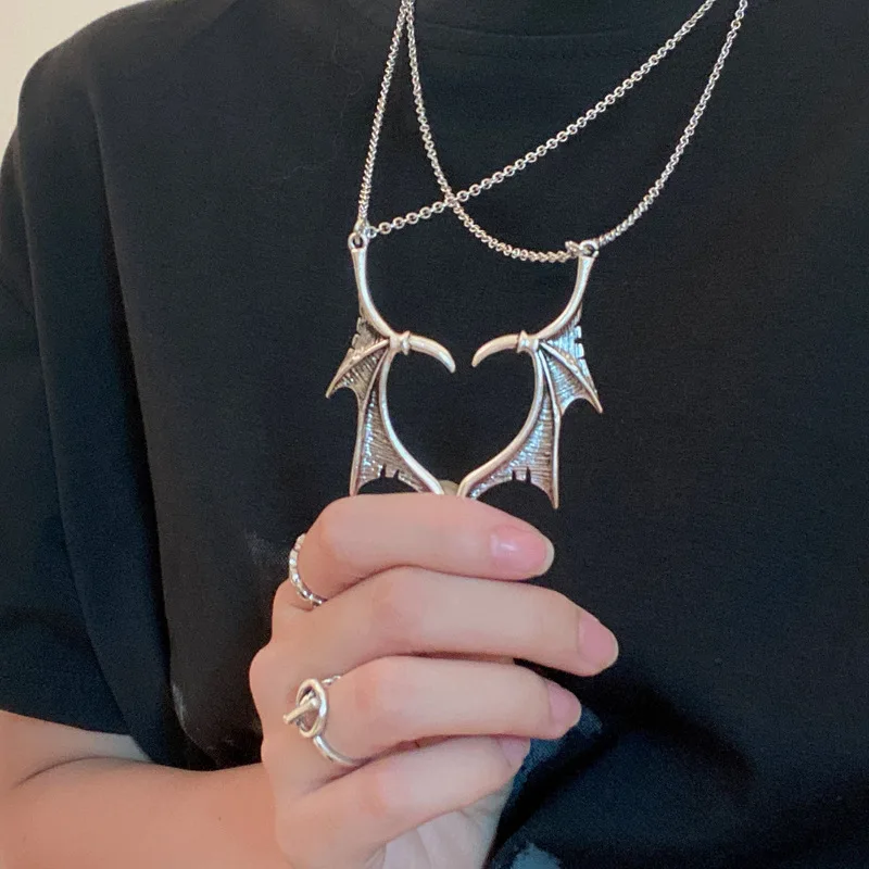 

Hip Hop 2 Piece Set Irregular Simulated Wings Pendant Necklace for Women Ladies Silver Color Thin Chain Metal Necklace Jewelry