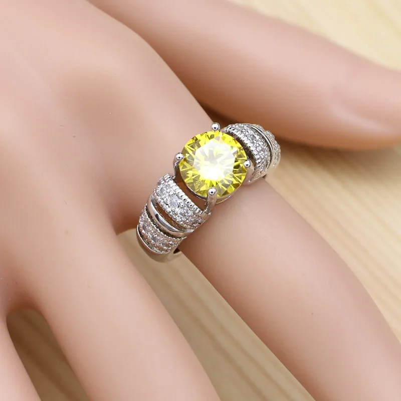 Комплект из колье серёг и кольца серебра 925 пробы