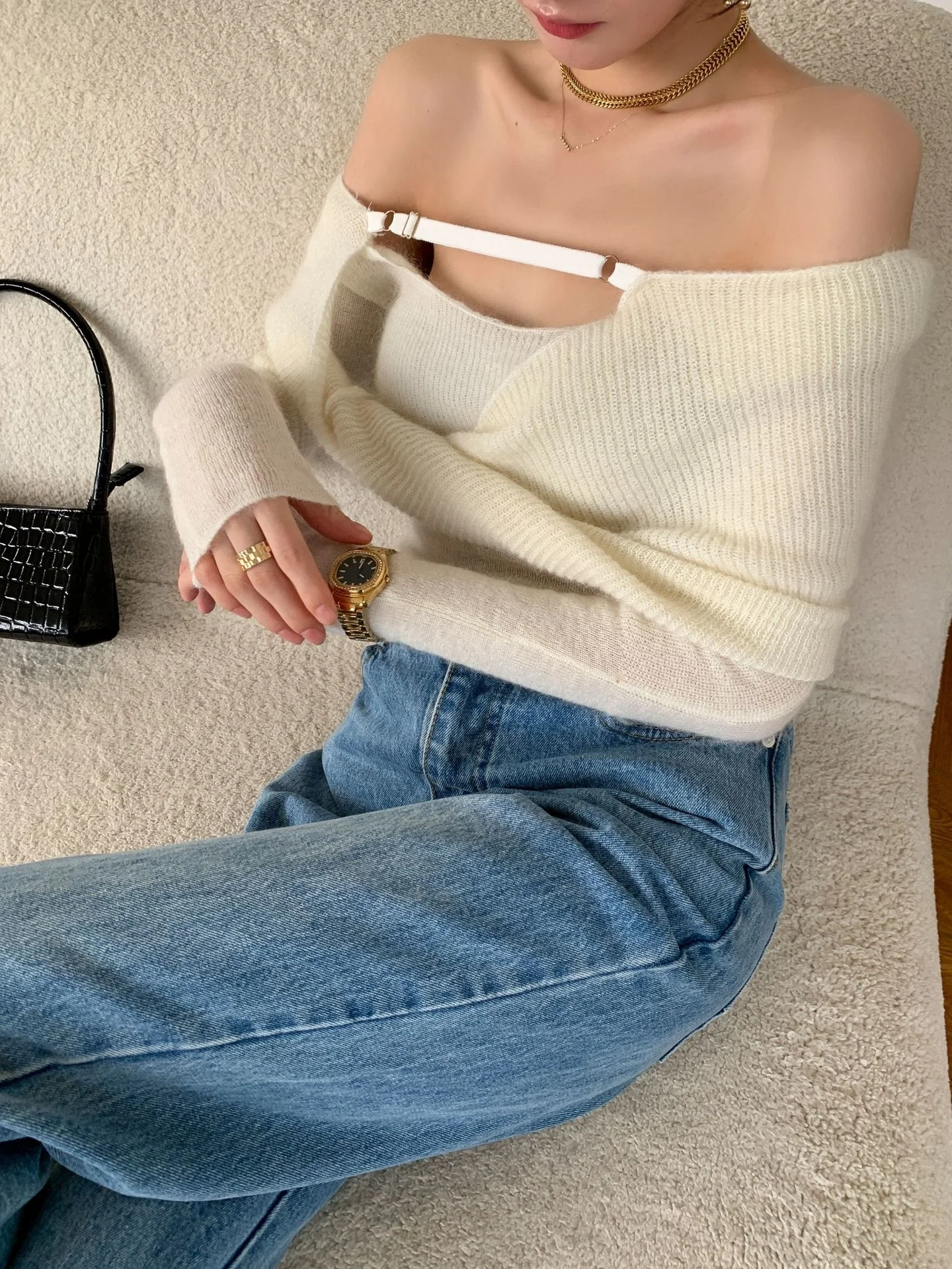 

826 million little sexy fall 2021 sexy feminine one shoulder design sweater