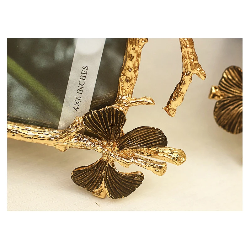 

Vintage Golden Nordic Metal Butterfly Photo Frame Family Portrait Nightstand Desktop Square Golden Picture Frames Home Decor