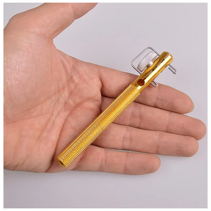 

Полностью металлический инструмент для завязывания рыболовных крючков и устройство для изготовления завязывающихся крючков и крючков, пр...