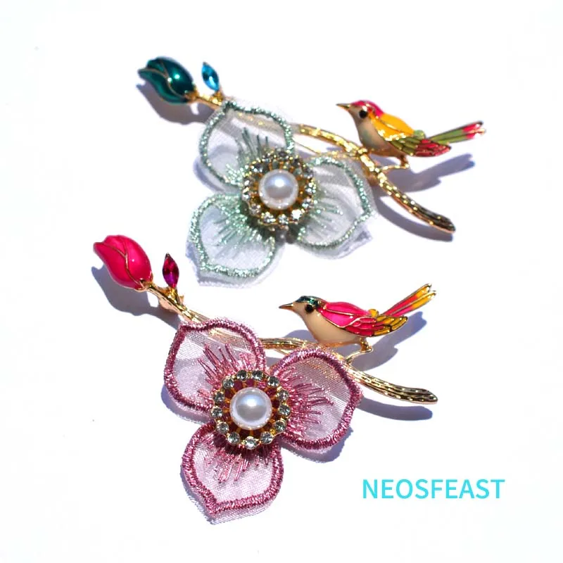 Женская Брошь с эмалированными птицами Элегантная в виде кружевного цветка