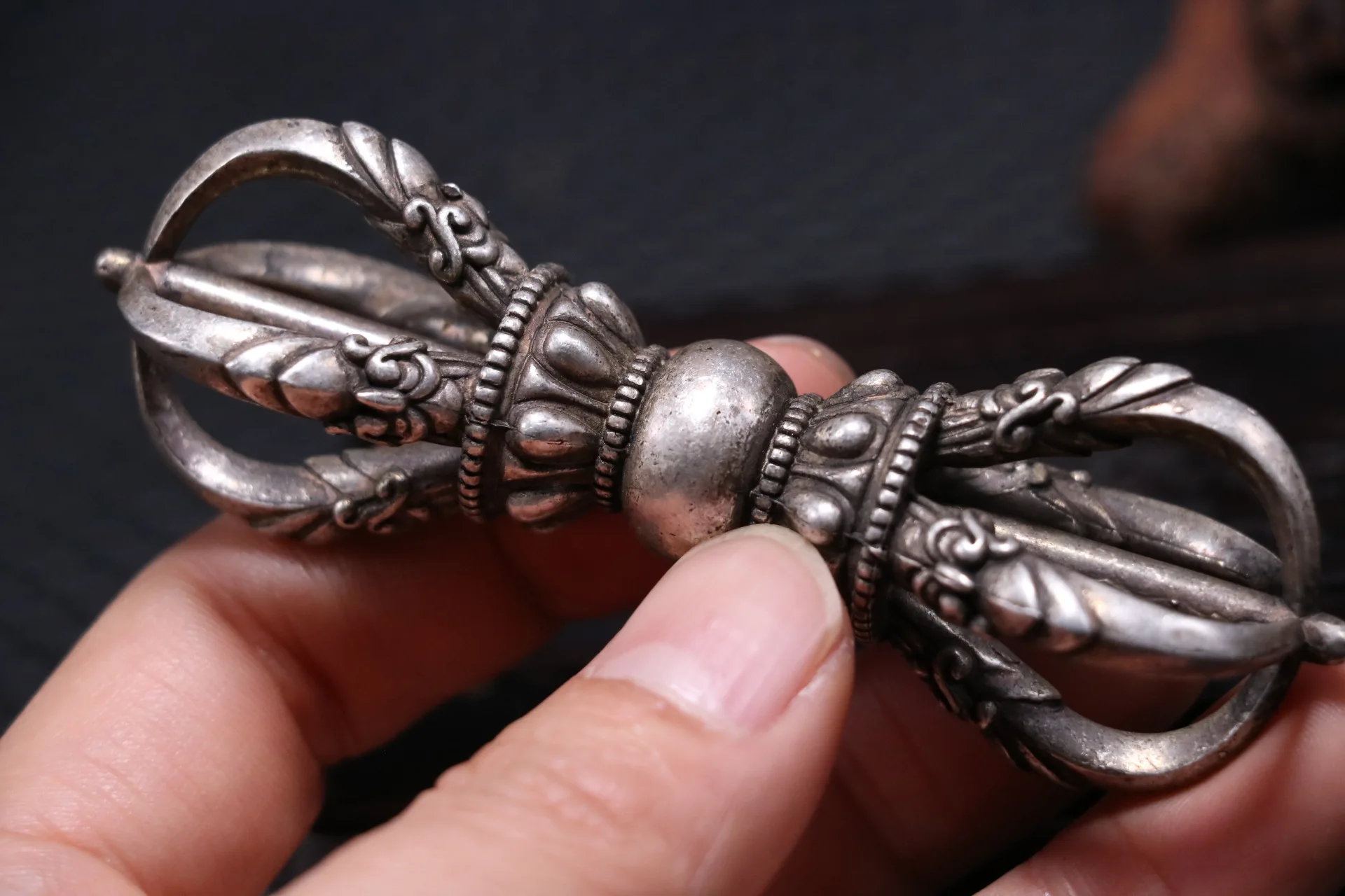 Волшебная мощность Тибетский старинный серебряный крутой внешний вид Faqi Ваджра