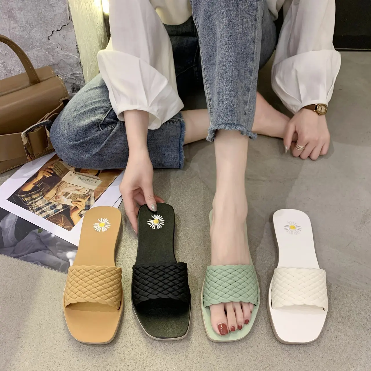

Fashion Temperament Braided Charm Open-toe Flat Slippers Set Foot Vacation Beach Sandals Casual Flip Flops Women Shoes