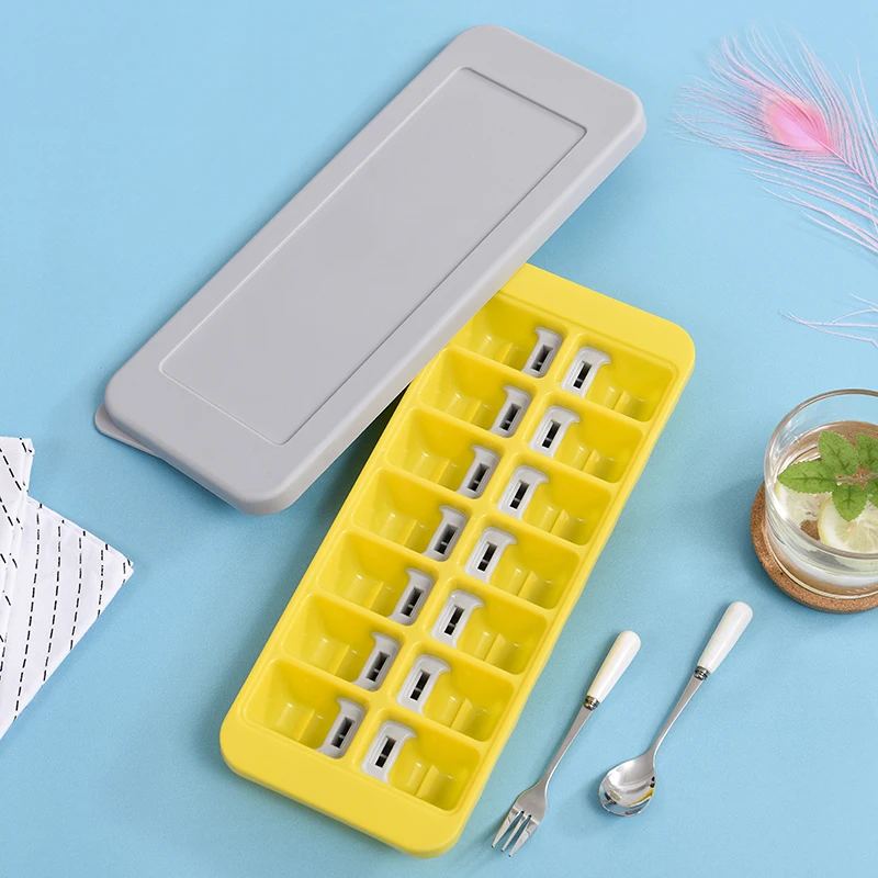 

ice box with lid lattice easy to fall off frozen Ice cube mold silicone controllable ice mold independent food supplement