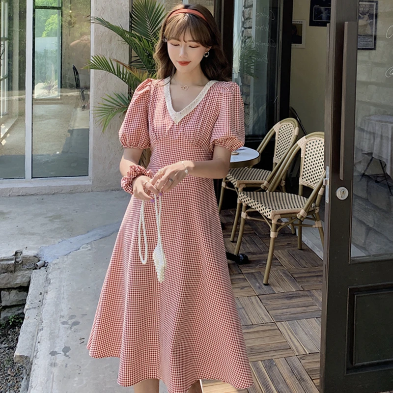 

Actual shooting ~ 2021 summer new Korean Plaid retro literary style V-neck French dress women (hair circle)