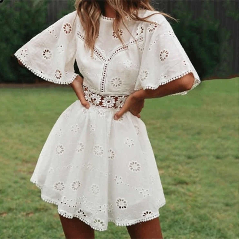 Белое Кружевное хлопковое вечерние-платье с открытой спиной и круглым вырезом -