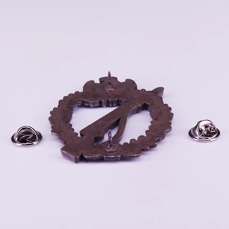 Немецкие значки и медали Второй мировой войны|Броши| |