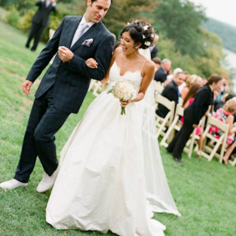 

Simple Soft Lace&Satin Spaghetti Straps Sweetheart Neckline Wedding Dress with Pleat Belt Sweep Train A-line Bridal Dress