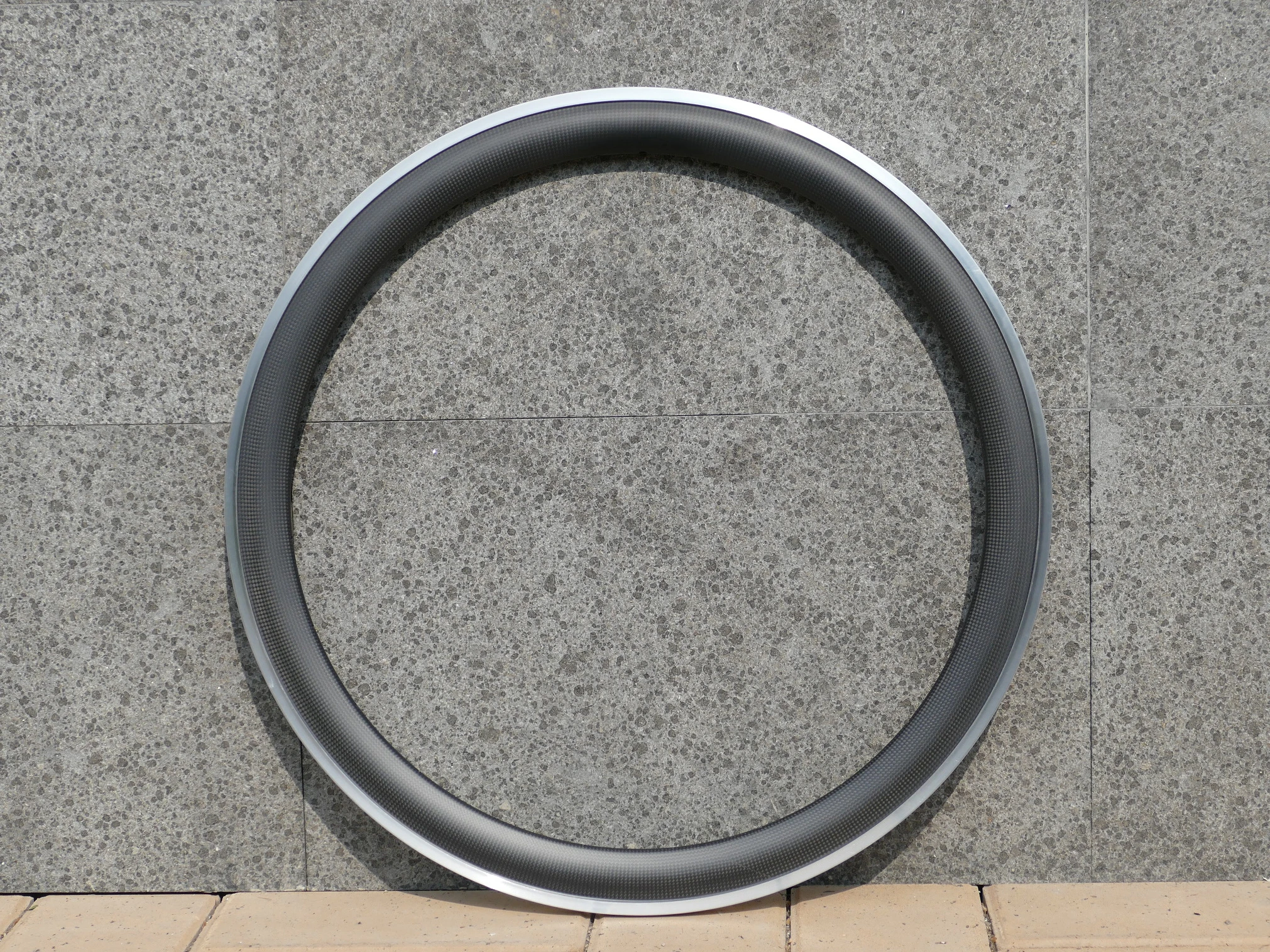 

Including 1 Pair Rims Full Carbon Road Bike Bicycle Clincher Wheel Rims ( Alloy Brake Side ) Wheel Rim Depth 50mm Width 23mm