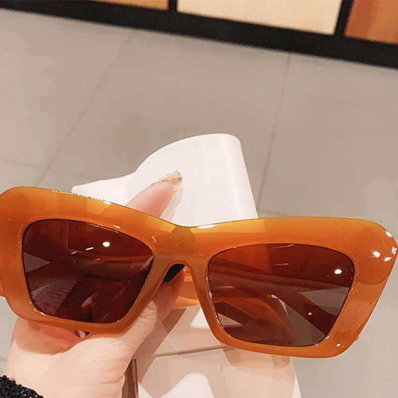 

Vintage Fashion 2021 New Sunglasses Rimless Frameless Rectangle Shades Gradient UV400 Summer Traveling Sun Glasses For Women