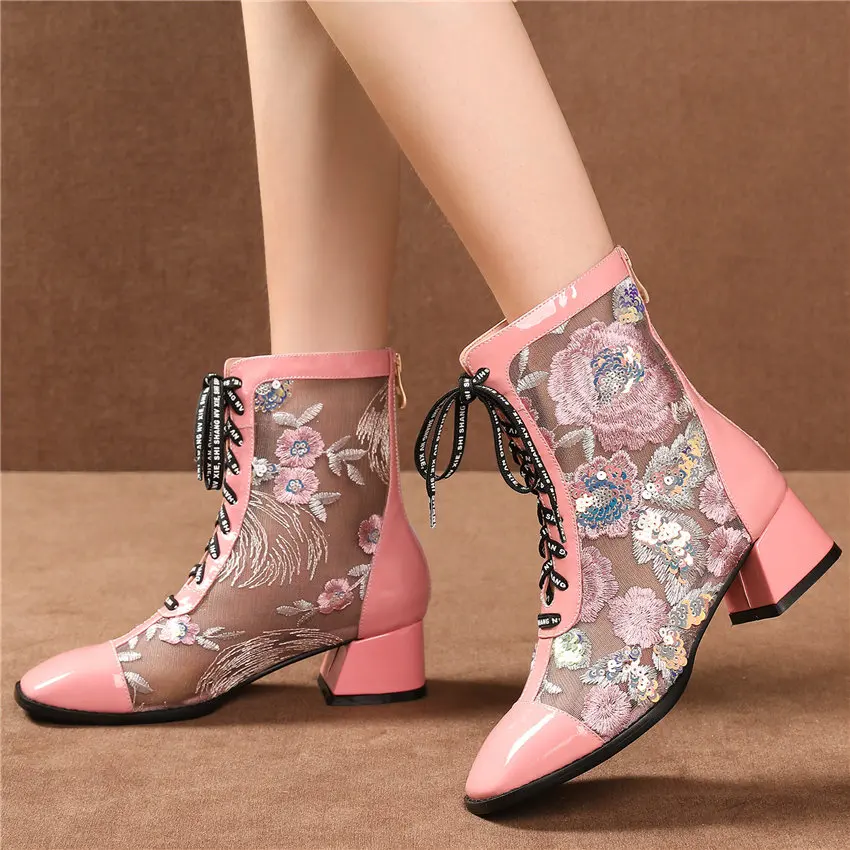 Женские сандалии-гладиаторы из натуральной кожи с высоким берцем и квадратным