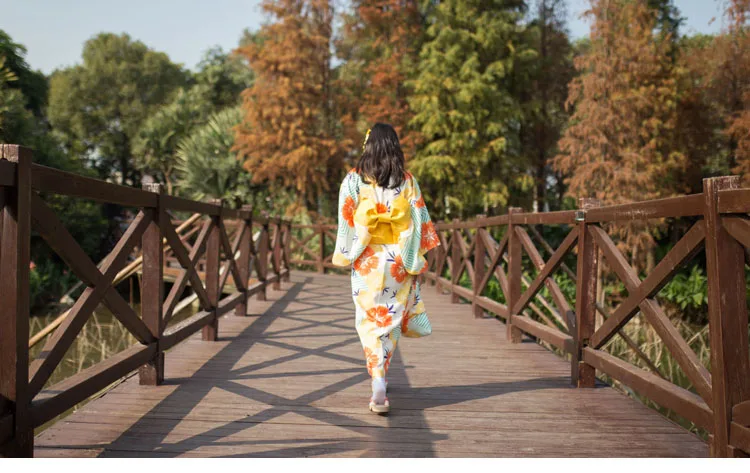 Women's Yukata Traditional Japan Kimono Robe Photography Dress Cosplay Costume yellow Color flower Prints Vintage Clothing
