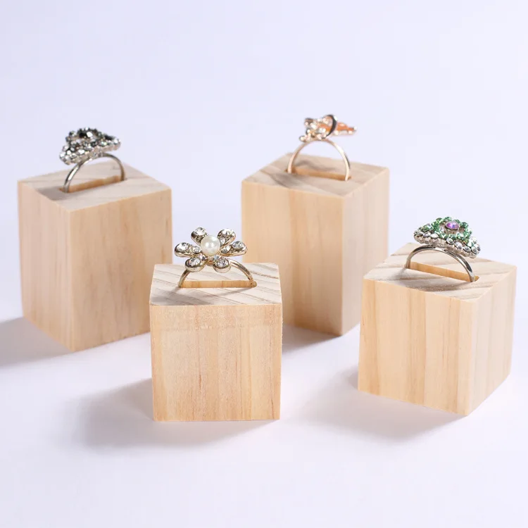 

Подставка-держатель для колец из массива дерева, креативный держатель для ювелирного магазина, демонстрация ювелирных изделий, органайзер ...