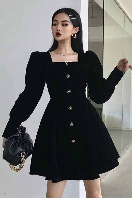 Зимнее платье в стиле Хепберн однобортное черное бархатное с рукавами-пузырями