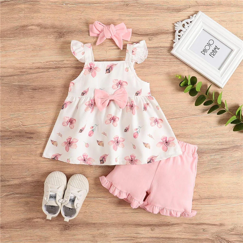 

3Pcs Toddlers Summer Streetwear, Floral Square-Neck Ruffle Sleeves Vest + Frilled Shorts + Hairband Suit for Girls, 1-4 Years