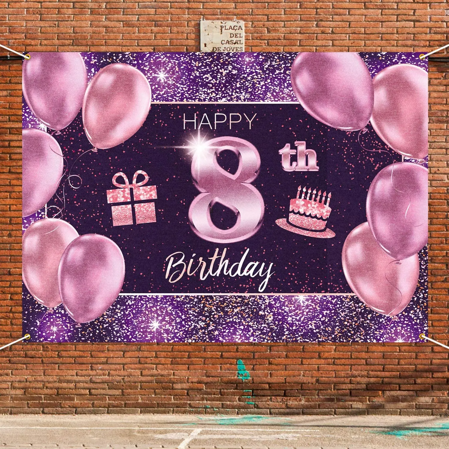 

Фон для фотографирования с надписью «Happy 8»