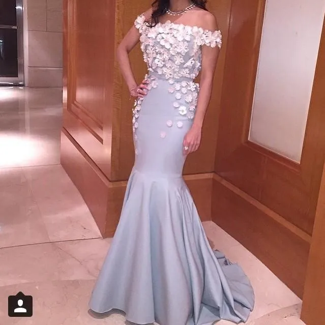 

Женское платье с открытыми плечами, вырезом лодочкой и цветочным лифом