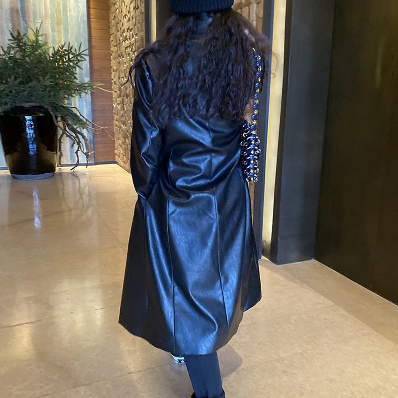 

[EAM] Women Black Pu Leather Split Long Trench New Lapel Long Sleeve Loose Fit Windbreaker Fashion Spring Autumn 2021 1DA477