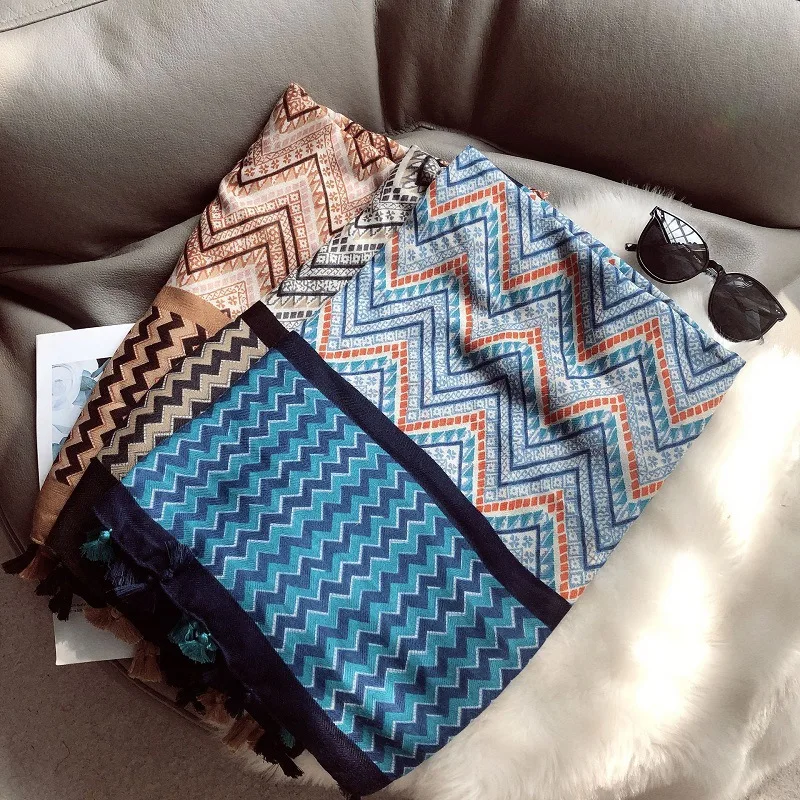 Женский шарф с волнистыми полосками 180x90 см |