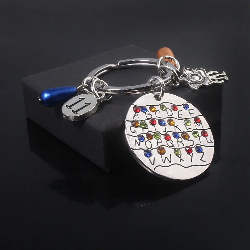 Брелок для ключей с надписью очень странные дела | Украшения и аксессуары