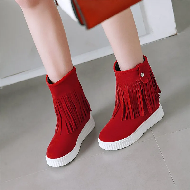 Женские ботинки из нубука и искусственной кожи с бахромой на платформе Зимние