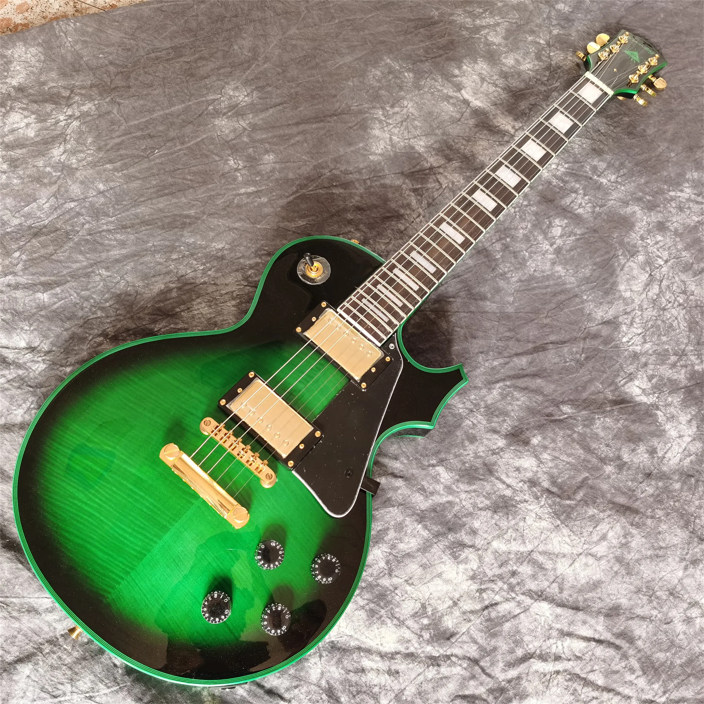 

Новое поступление, высокое качество, китайская фабрика, 6-струнная электрическая гитара зеленого цвета, можно менять любой цвет, бесплатная ...