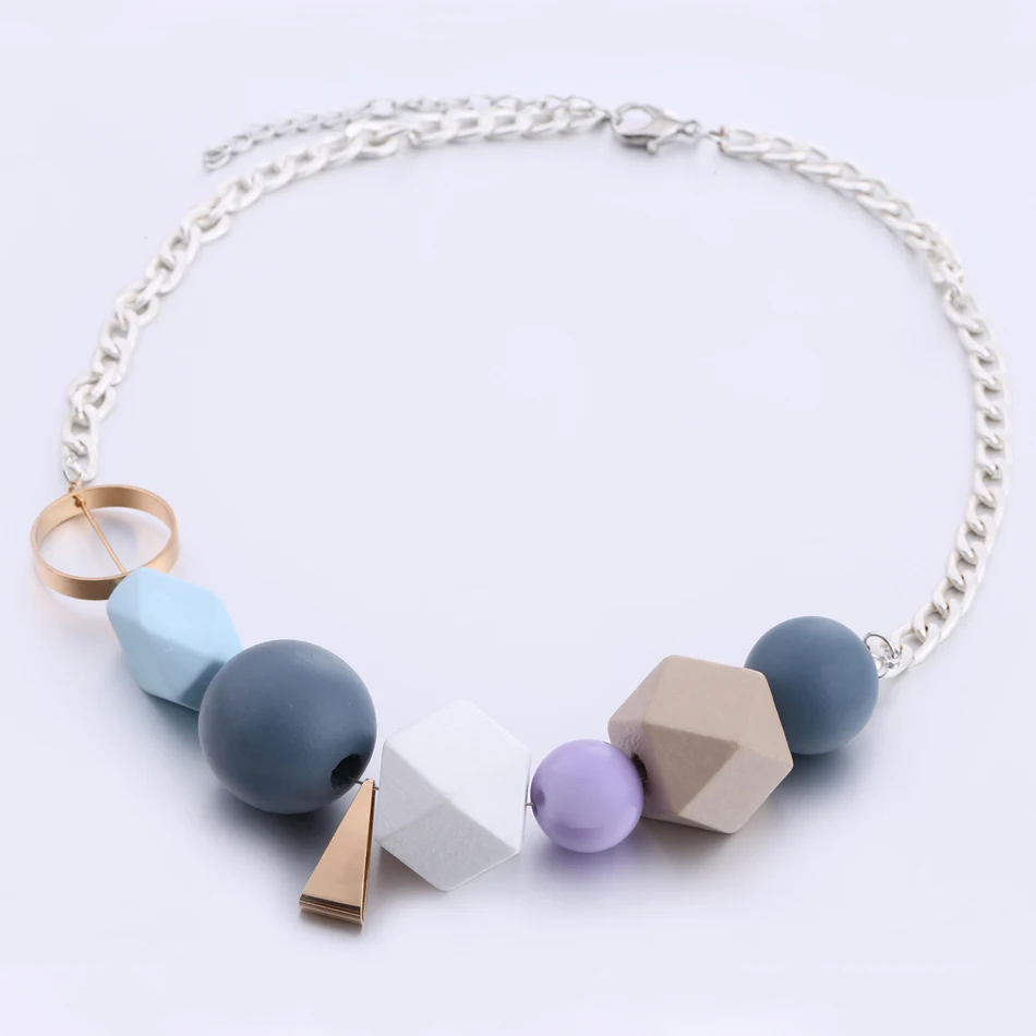 Женское массивное ожерелье с разноцветными деревянными бусинами и подвески из