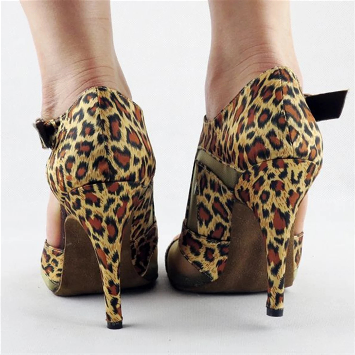 

2021 summer new Xia Xin pin adult Latin dance shoes buckle belt Latin shoes women square dance shoes