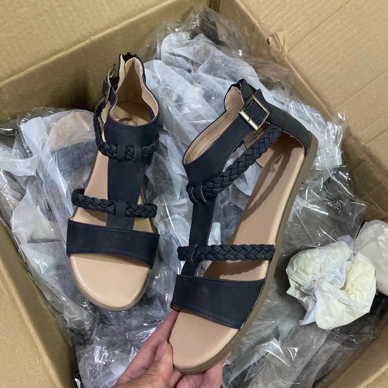 

sandalias Spring and Summer New Sticky Leather round Head Breathable Black Adult Fashion Women Sandals sandalias de las mujeres