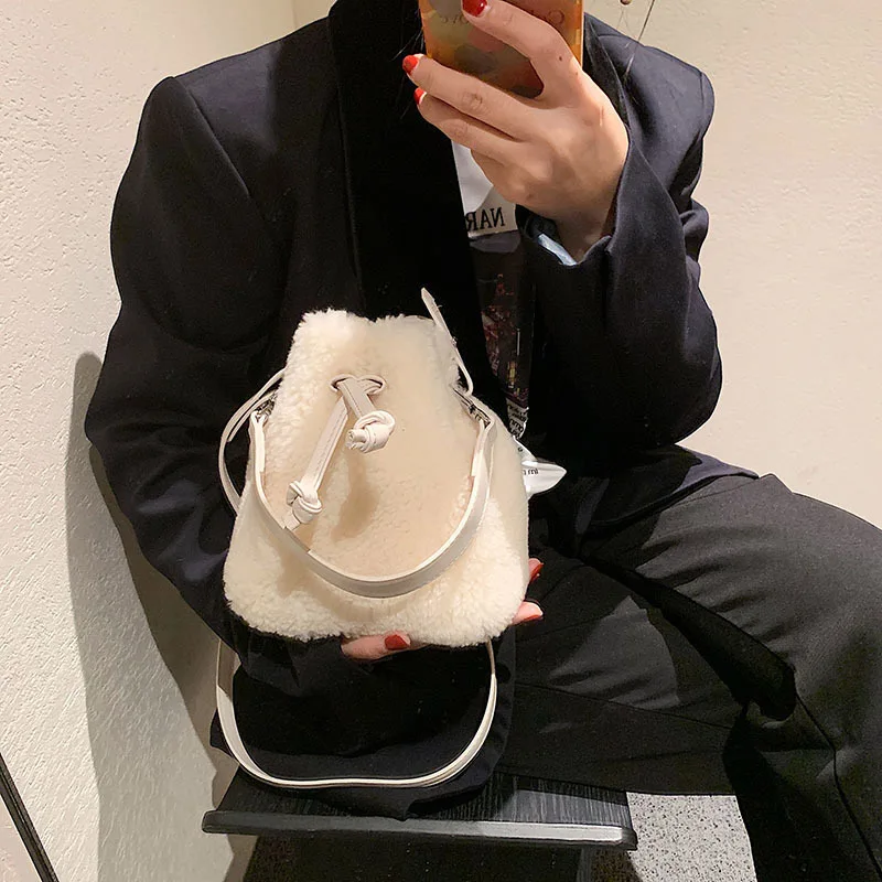 

High Quality Plush Ladies Top-Handle Bags 2021 Autumn Winter New One-shoulder Bucket Bags Brand Design Crossbody Bag For Women