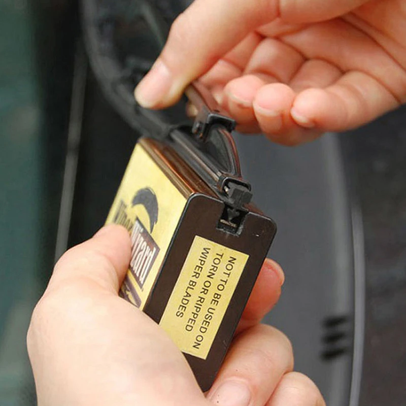 Восстановитель лезвия автомобильного стеклоочистителя Car Wiper Wizard с 5 шт. протирками, щеткой для чистки идеально подходит для очистки ветровых стекол и стайлинга автомобилей 12,5х4,8 см.