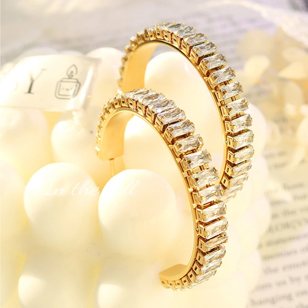 

Luxury Women Elegant Jewelry Stainless Steel C Shape Shiny Diamond Earring Full Diamond Studded Earrings for Women Grils