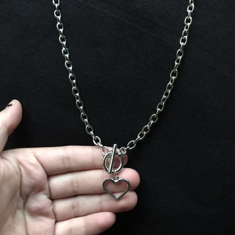 

Love Heart Pendant Choker Necklace for Women Gold Silver Color Clavicle Punk Thick Chain Short Necklace Female Party Jewelry