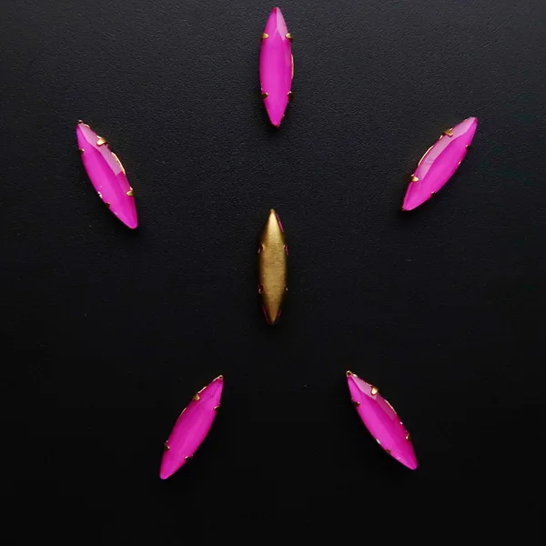 A23 Fuchsia Золотой Коготь 50 шт/п 4*15 мм желе конфеты AB стекло кристалл Наветт Маркиза Форма пришить стразы кристаллы одежды diy - Цвет: A23 Fuchsia