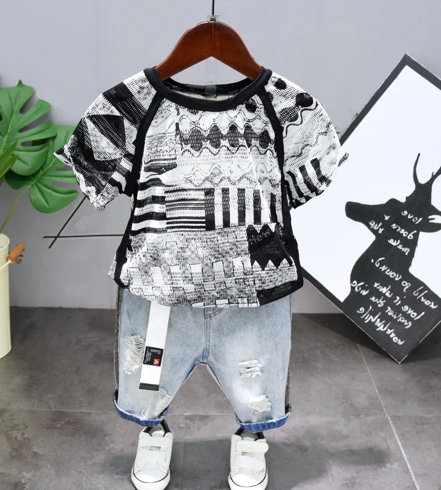 Футболка с коротким рукавом и шорты для мальчиков 2-7 лет |